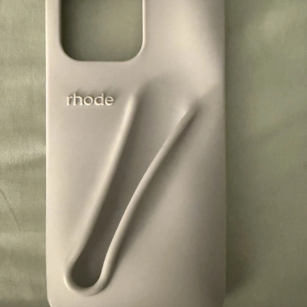 RHODE Iphone 15 Pro Max Gray Lip Phone Case